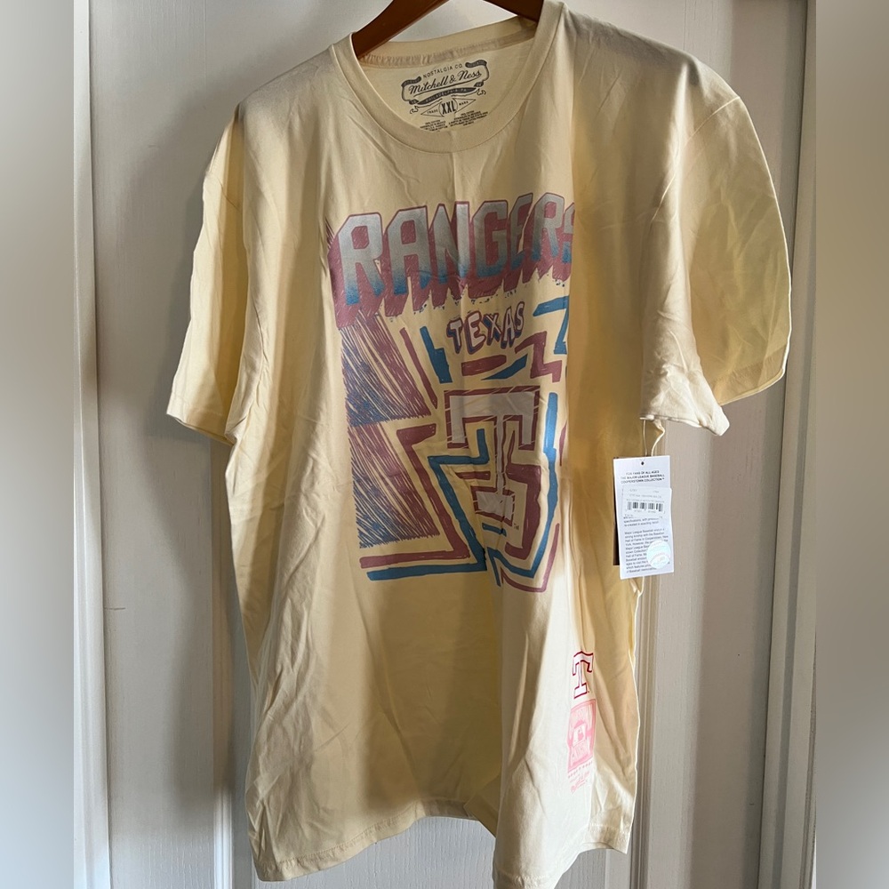 Mitchell and Ness graphic (Texas Rangers) t-shirt Size XXL